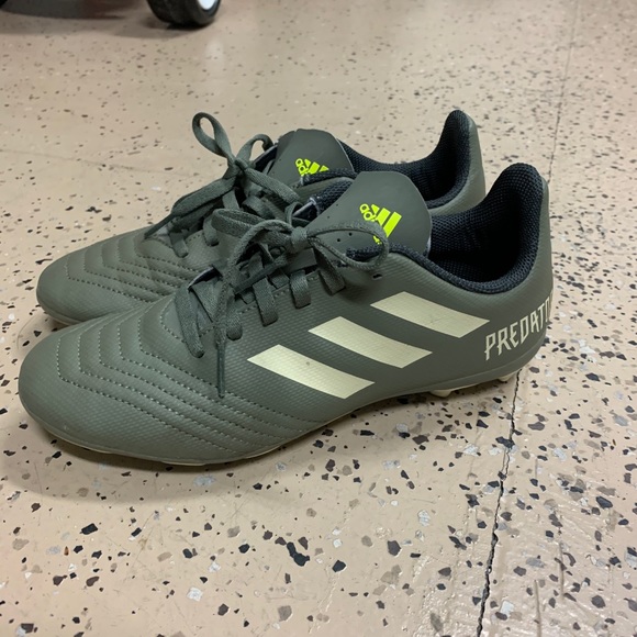 Adidas Kids Predators 19.4 Soccer Cleats - Picture 1 of 6